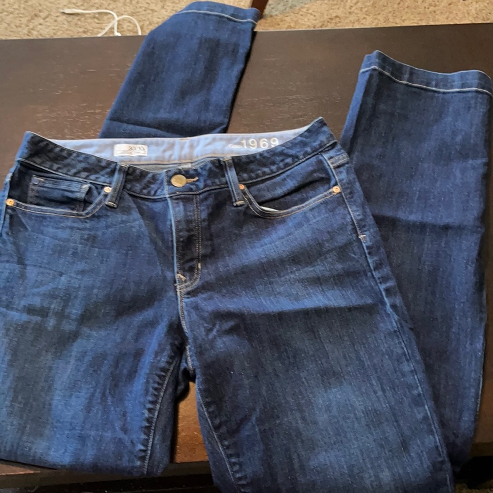 Previously loved Gap boot cut jeans. Medium wash
